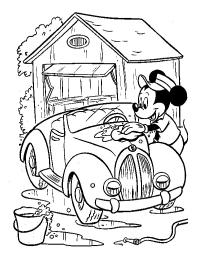 Mickey Mouse gør bilen rent