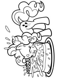 Pinkie Pie spiser kage