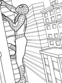 Spiderman klatrer op ad en bygning